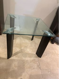 Modern Glass Side Table / End Table – Excellent Condition
