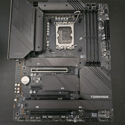 Asus Z690 Tomahawk WiFi DDR5