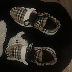 Burberry Shoes 