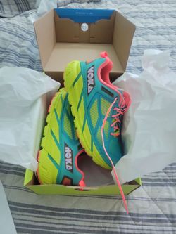 Hoka Women 7.5 Clifton 1