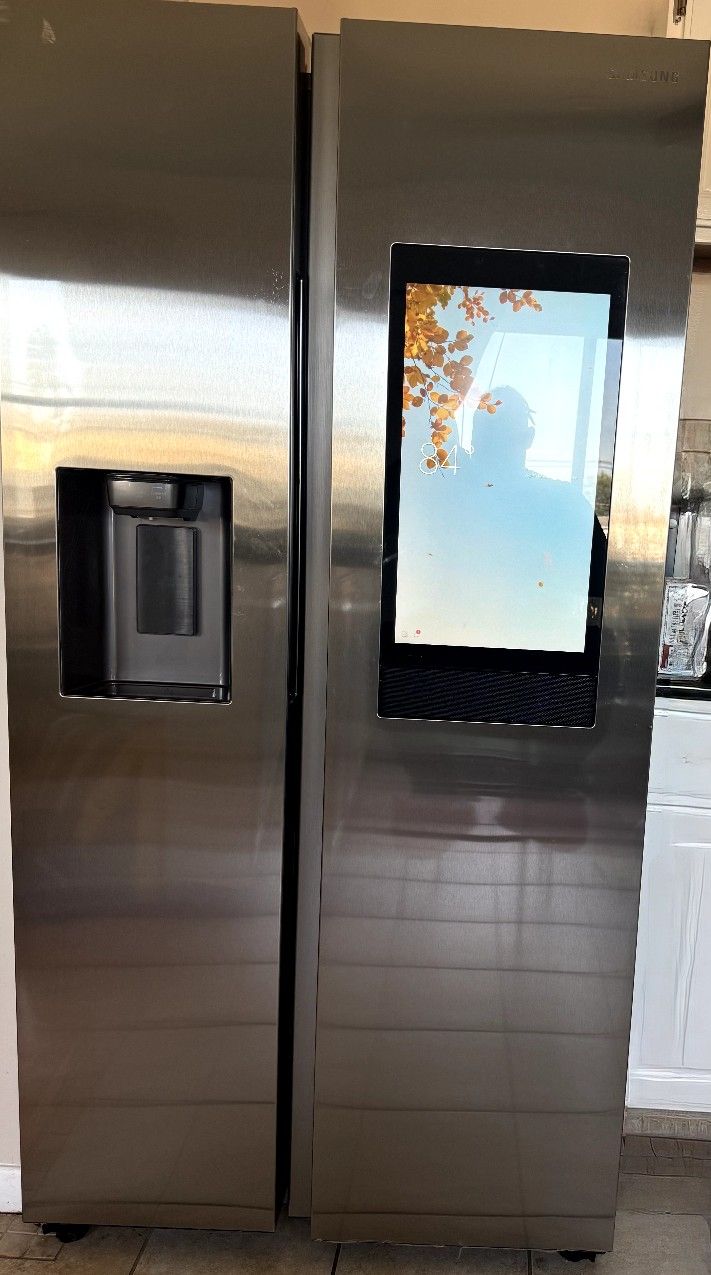 Samsung 21.5 cubic ft. Smart fridge