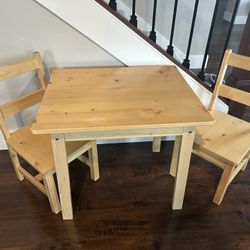 Amazon Basic Kids Solid Wood Table 