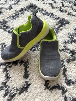Boys Slip On Sneaker Size 2