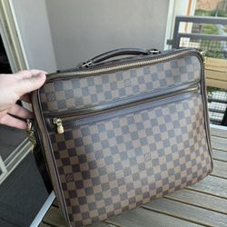 Louis Vuitton Messenger (shoulder) Bag