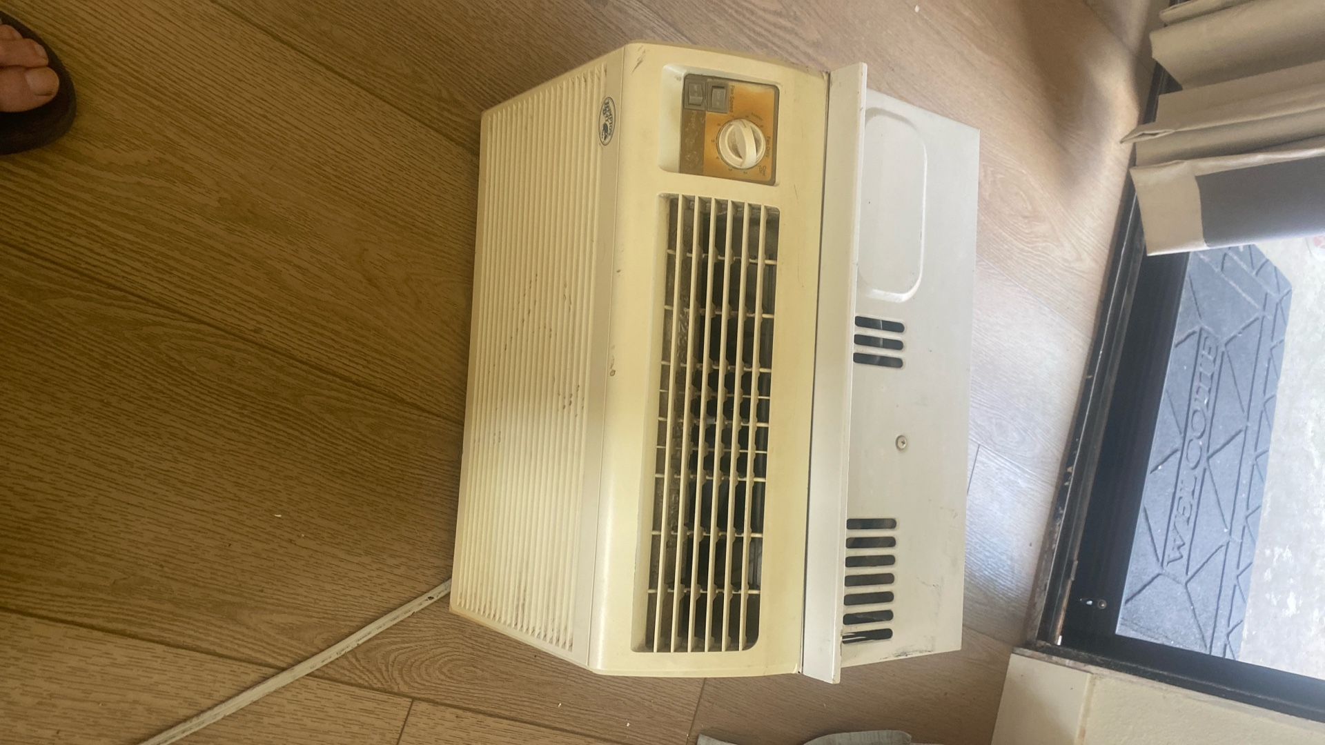 Small Room AC