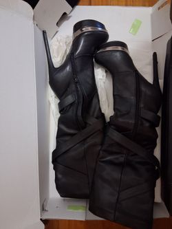 Black Knee-High Heeled Boots with Silver Detail