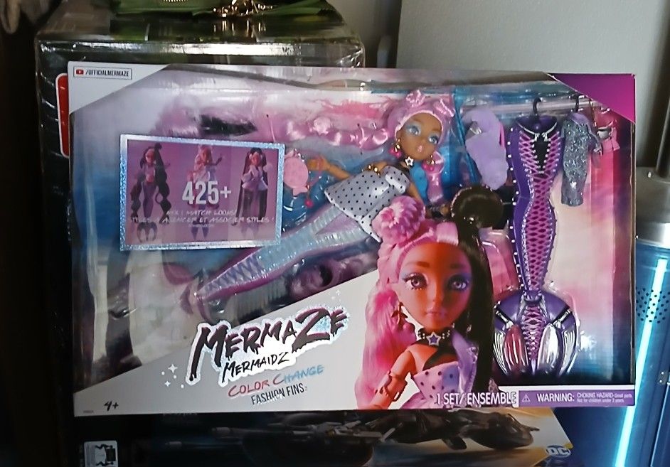 "MERMAZE MERMAIDZ" COLOR CHANGE DOLL W/ACCESSORIES