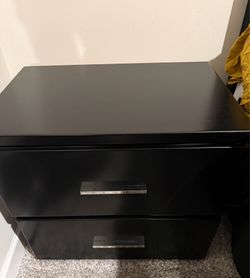 Set of 2 Black & Chrome Nightstands