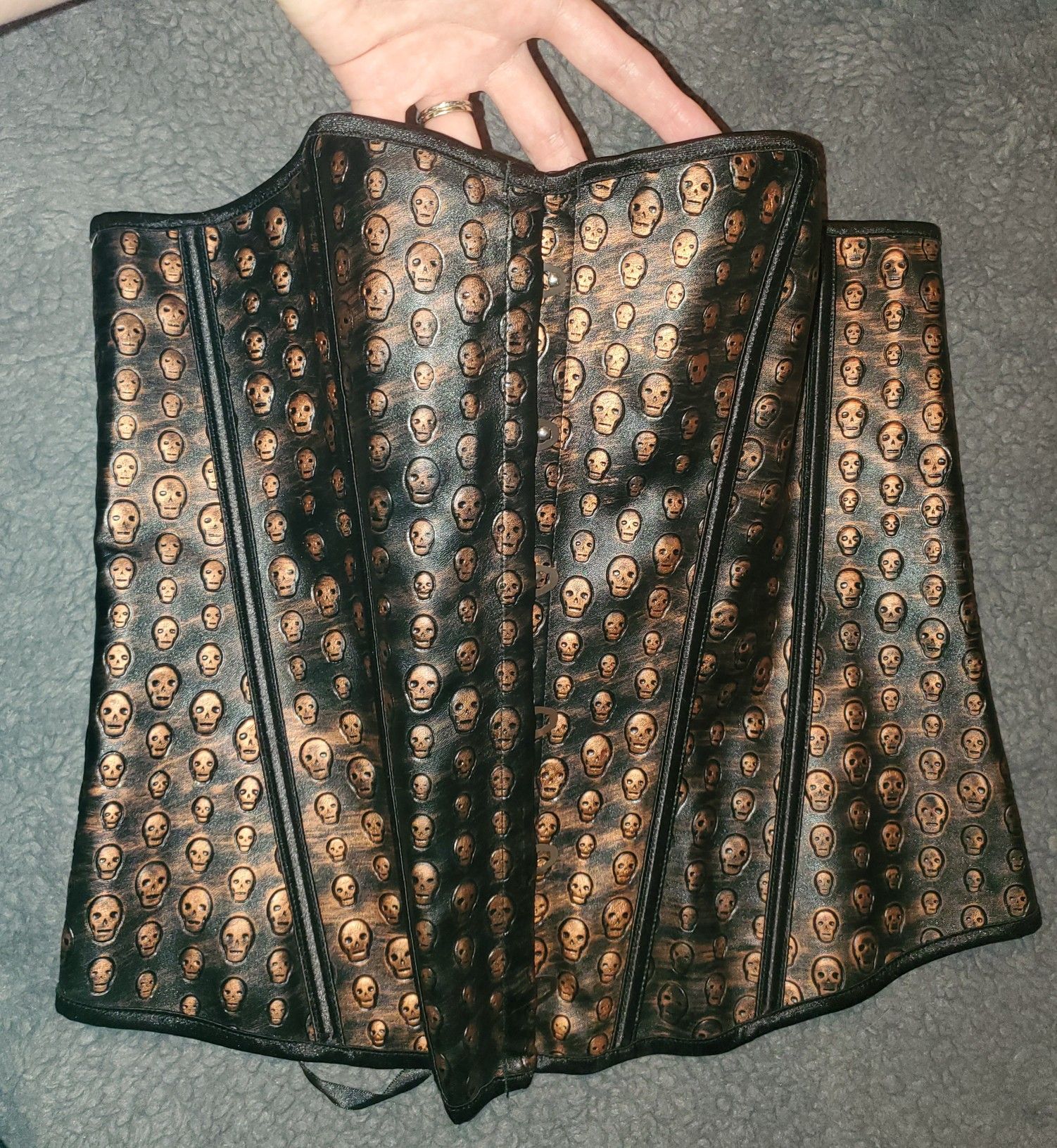 **HALLOWEEN** SKULL CORSET