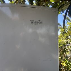 Whirlpool Upright Freezer (white Single Door)