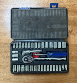 EPAuto, 1/4-Inch & 3/8-Inch Drive Socket Set | 40 Pieces