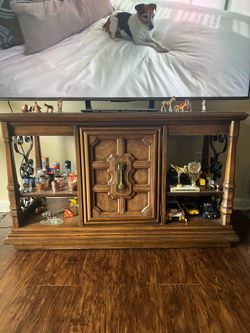Tv stand