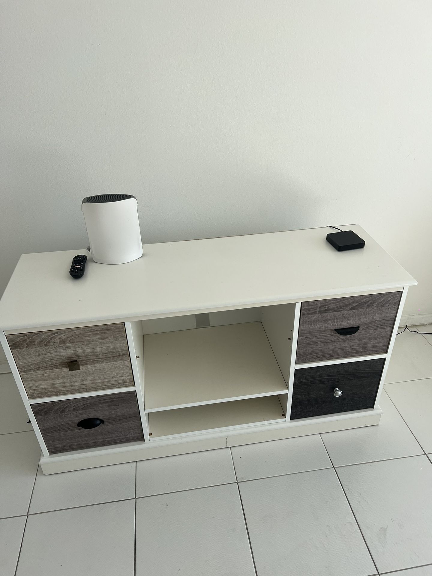 TV Stand With Drawers Free!!