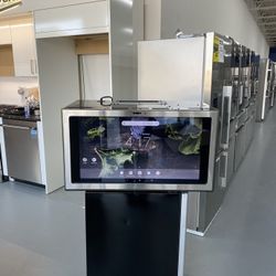 GE 30 Stainless Steel Under Cabinet Hood  AND  Kitchen Hub - UVHMSS