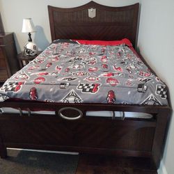 Rooms To Go NFL Full Size Bedroom Set