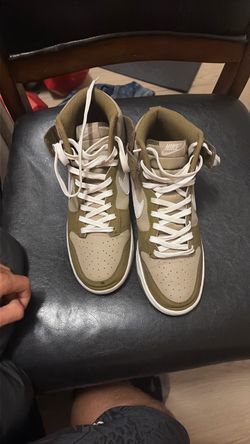 Size nine Nike dunks high