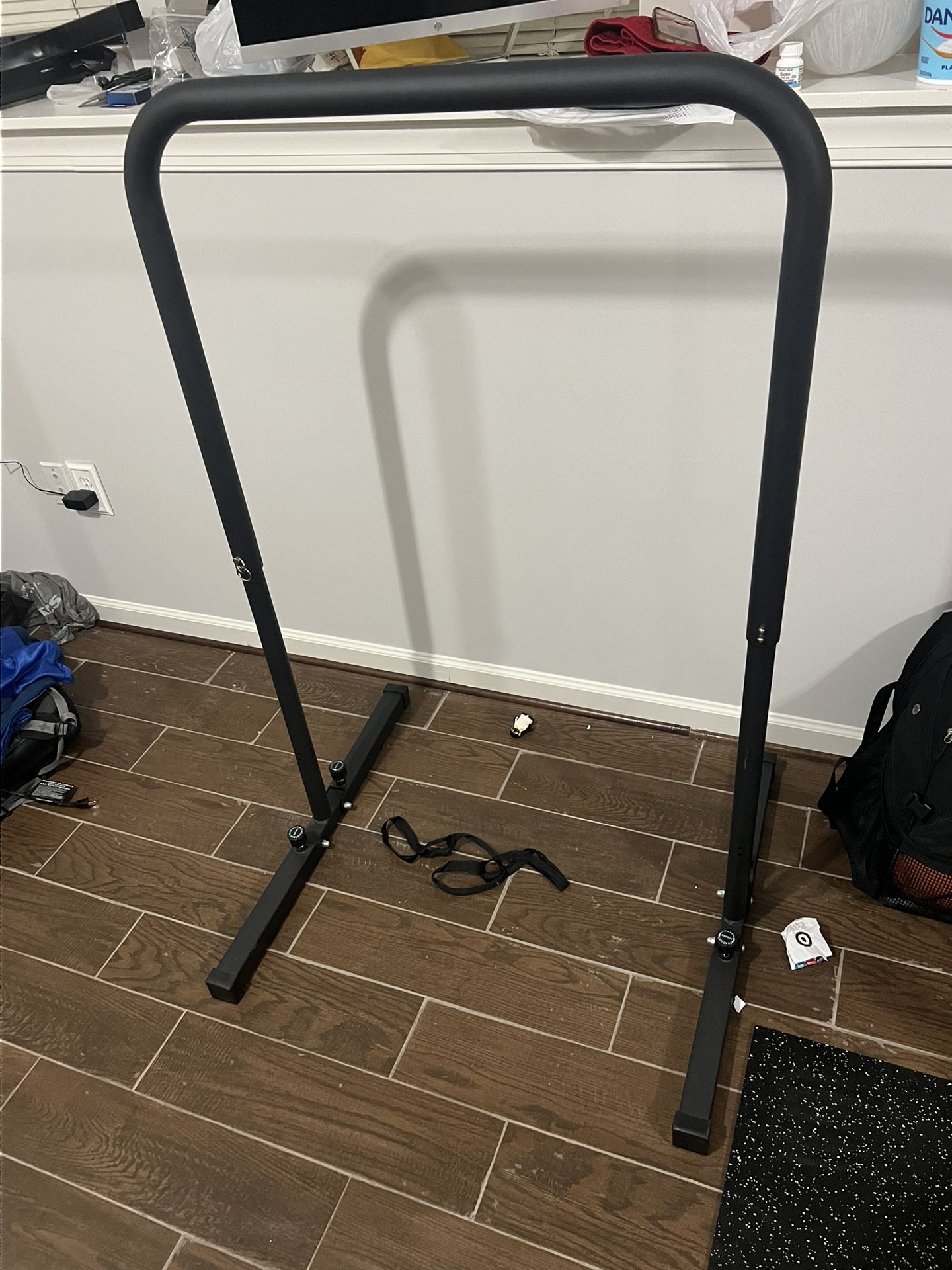 Free-Standing Pull-Up Bar / Power Tower – Sturdy & Adjustable