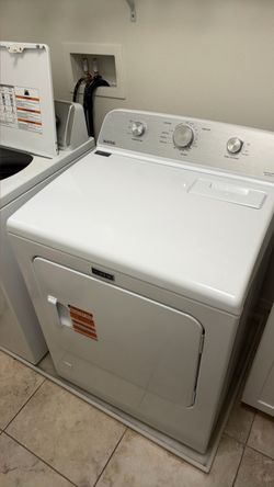 Maytag White gas Dryer