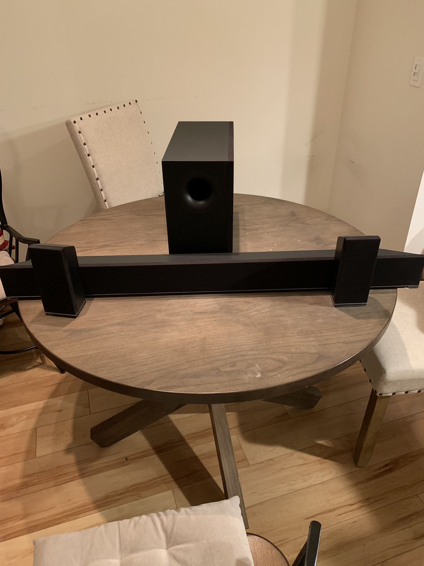 VIZIO 42" 5.1ch Sound Bar System (S4251wB4) for Sale in Vienna, VA