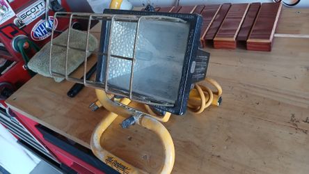 Heavy duty light used and works great $10