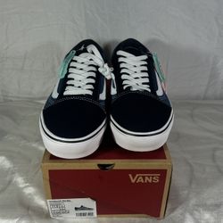 Navy/black Vans