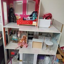 Rainbow High DollHouse With Dolls And Accessories