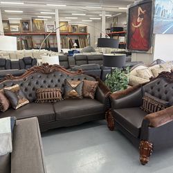 Nice Victoria sofas set In stock + Disponibles