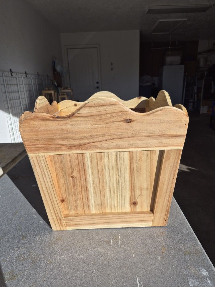 Custom Cedar Scallup Planters