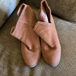 Urban Outfitters Size 10 Booties