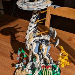 LEGO Horizon Zero Dawn Tall Neck 76989 - Complete