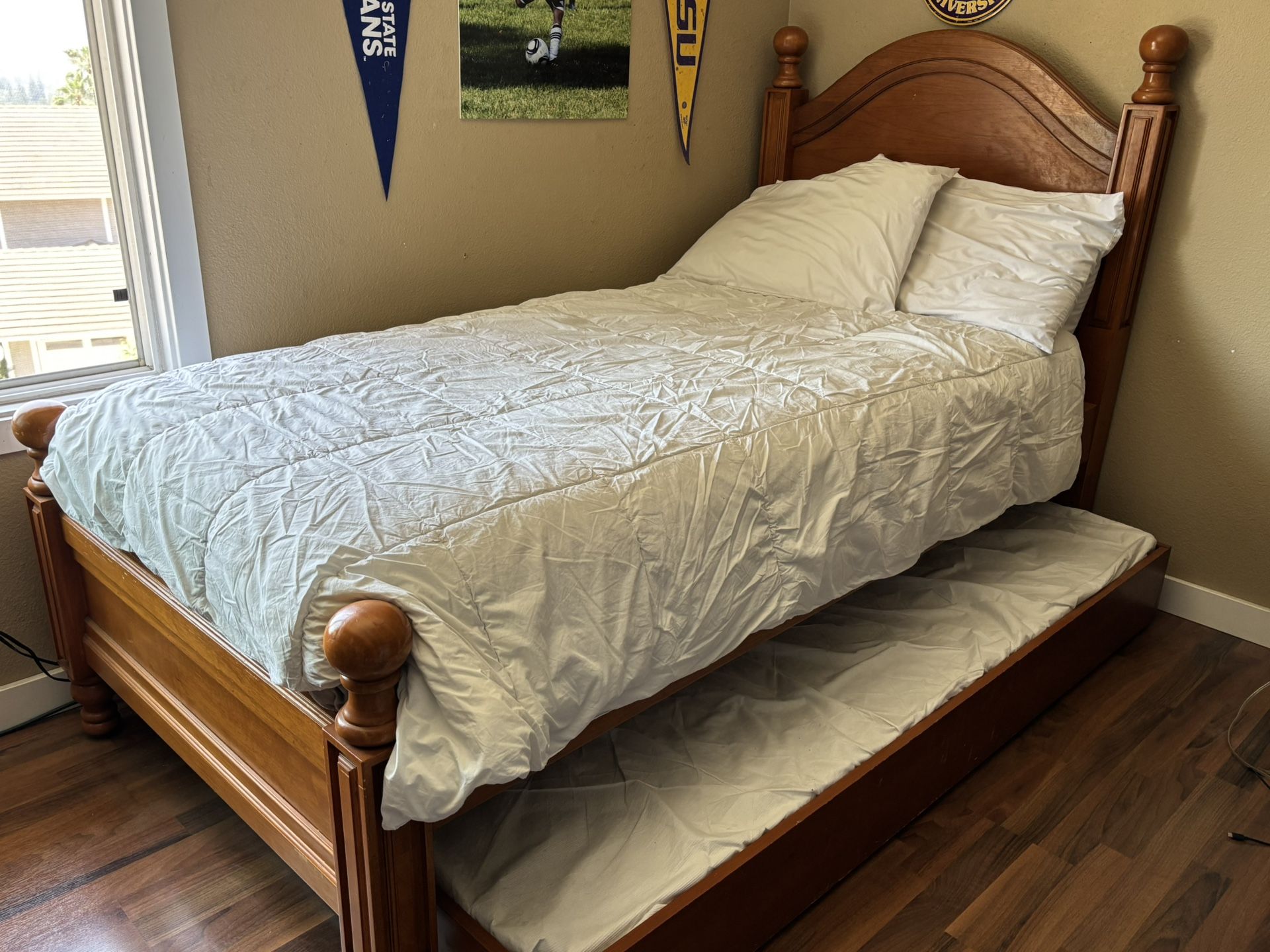 Pottery Barn Twin Trundle Bed With Mattress
