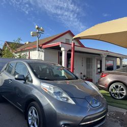 2015 Nissan LEAF SV SV 4dr Hatchback Price $5,000 Mileage 82,642