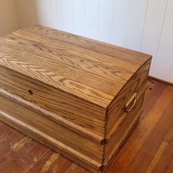 Handmade Oak Trunk 