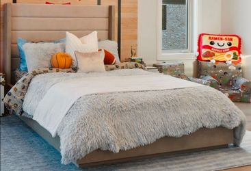 Queen size Bed