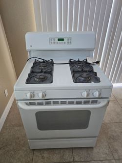 GE White Gas Range Stove with Oven
