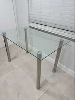 Glass Dining Table Set / Mesa De Comedor