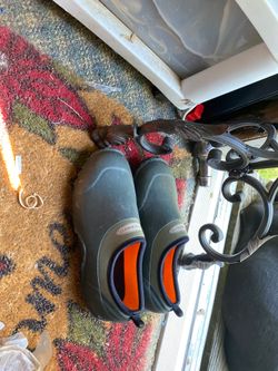 Muck shoes size 6 h men’s 7 h women’s