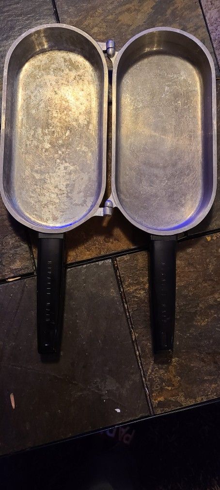 Vintage Super Maid Cookware Cast Aluminum Folding Hinged Omelet Fish Cooking Pan