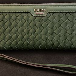 GUESS Women’s Wristlet Wallet