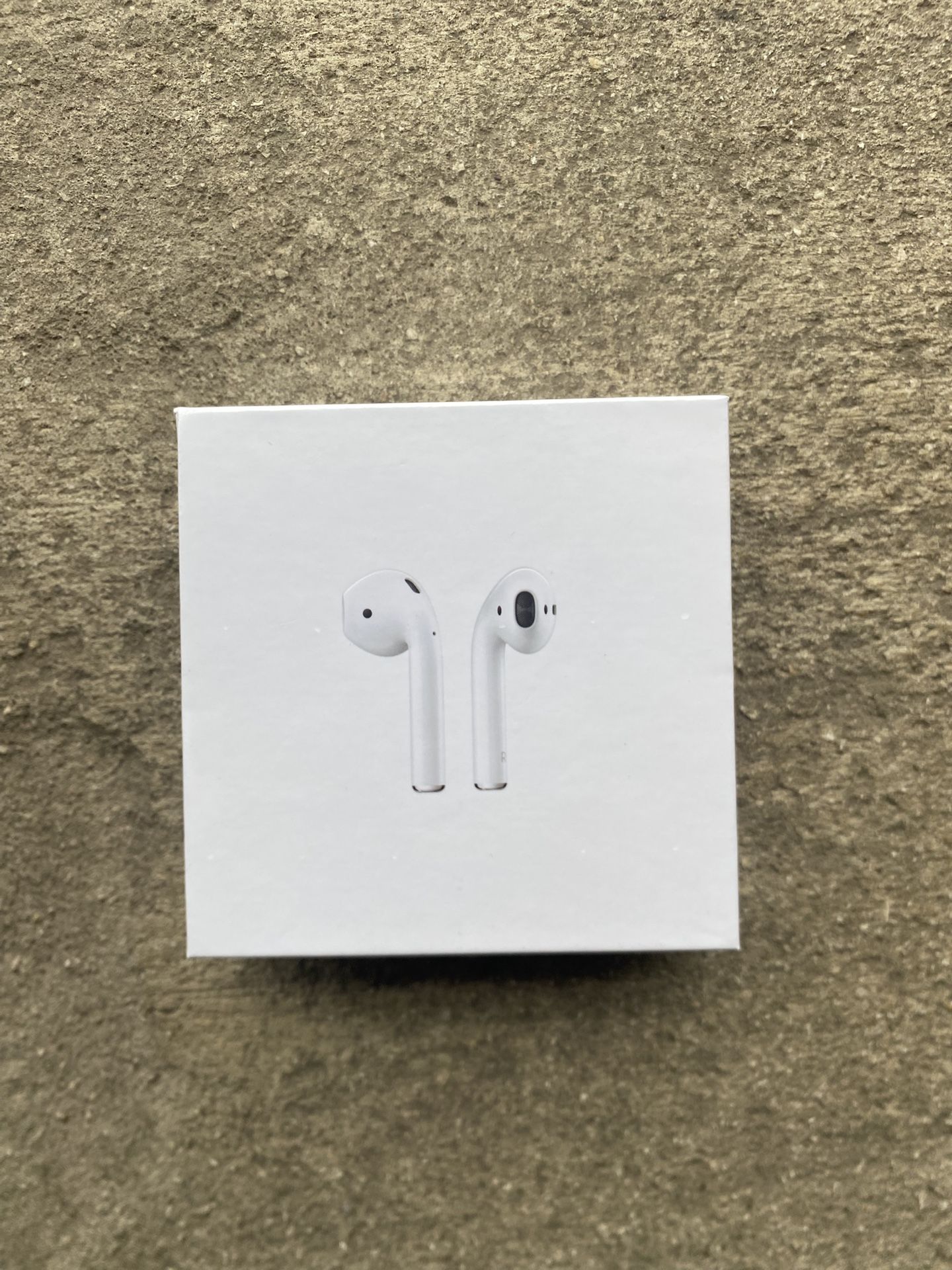 Apple AirPods 2 with Charging Case