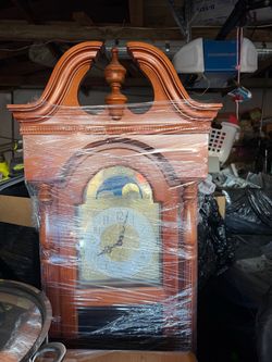 Traditional 77inch  Grandfather standing Clock good condition  $100