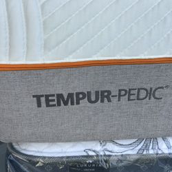 King Tempurpedic 13.5 inch  like new mattress Luxury firm (firm but not ridiculous) I can deliver   Ir come see first  Retail $3,989 Your Price $975 