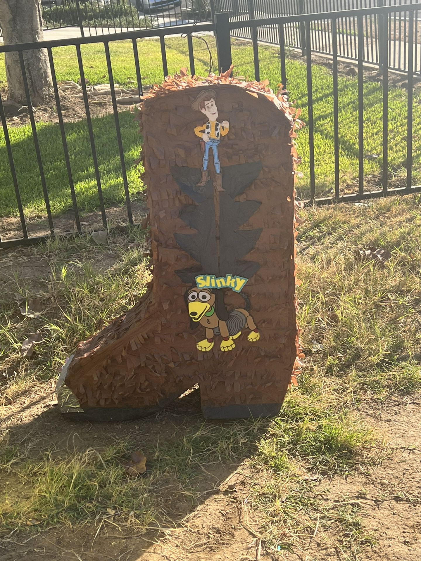 Woody piñata 