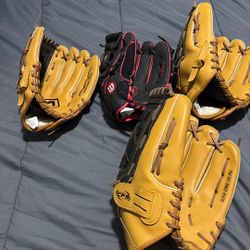  Baseball Gloves 