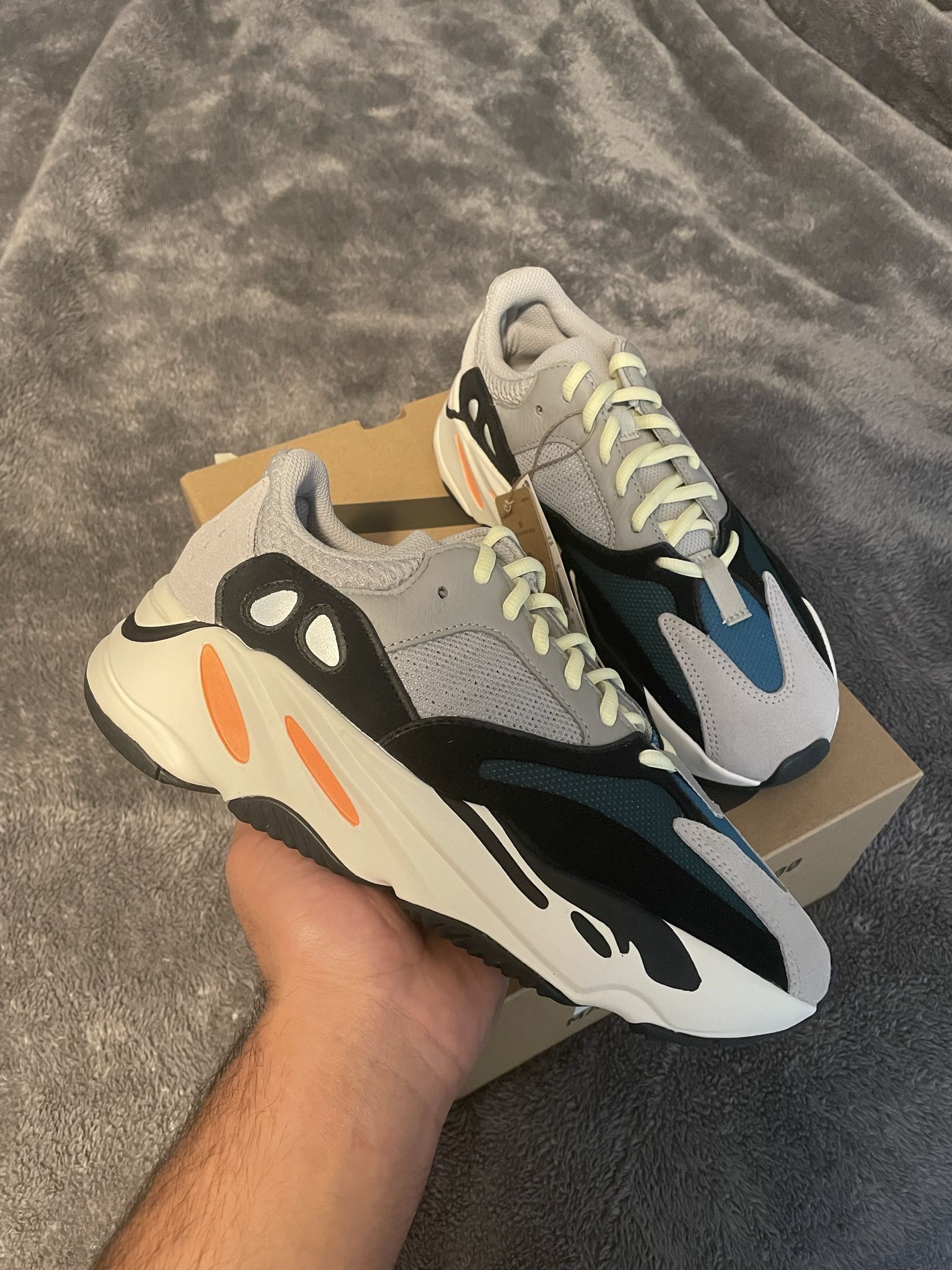 YEEZY 700 WAVE RUNNER (SIZE 7)