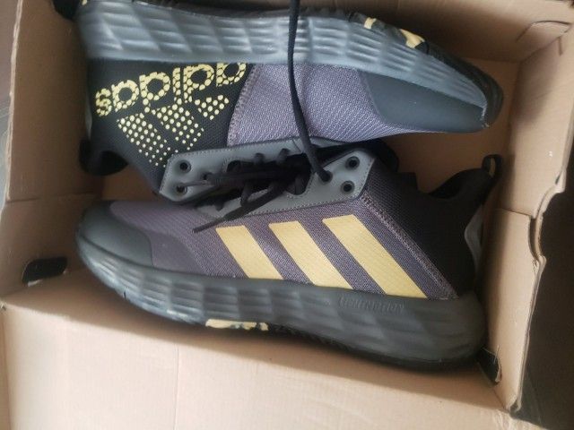 mens onthe game 2.0 size 10/5