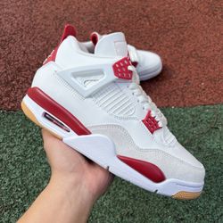 NIKE SB x Air Jordan 4 "Varsity Red"