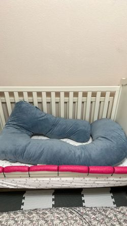 Pregnancy pillow