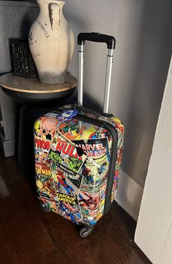 Marvel Comics Suitcase  Marvel 23" 4-Wheel Carry-On Luggage - Comics 