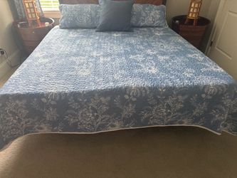 King Tempur pedic with Box Springs